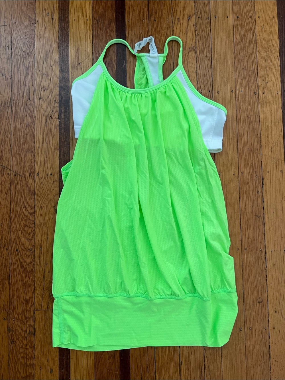 Lululemon lime green neon flowy tank top bra white 6 EUC